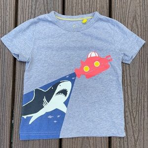 Mini Boden Boy’s 2-3Y Glow in Dark Shark sub tee